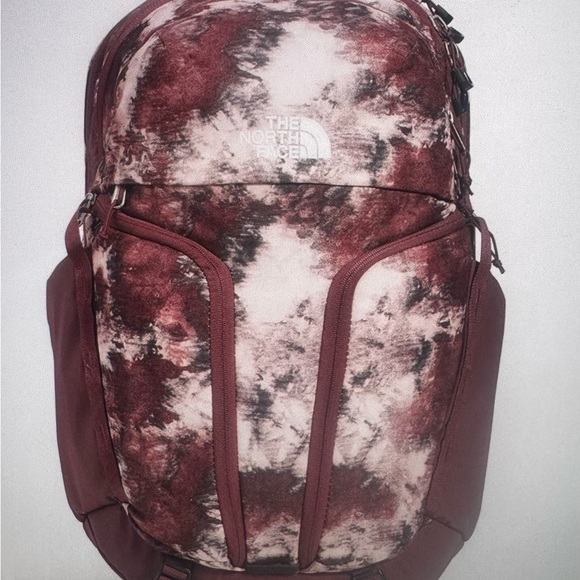 The North Face women’s Surge commuter laptop backpack. - Picture 7 of 9